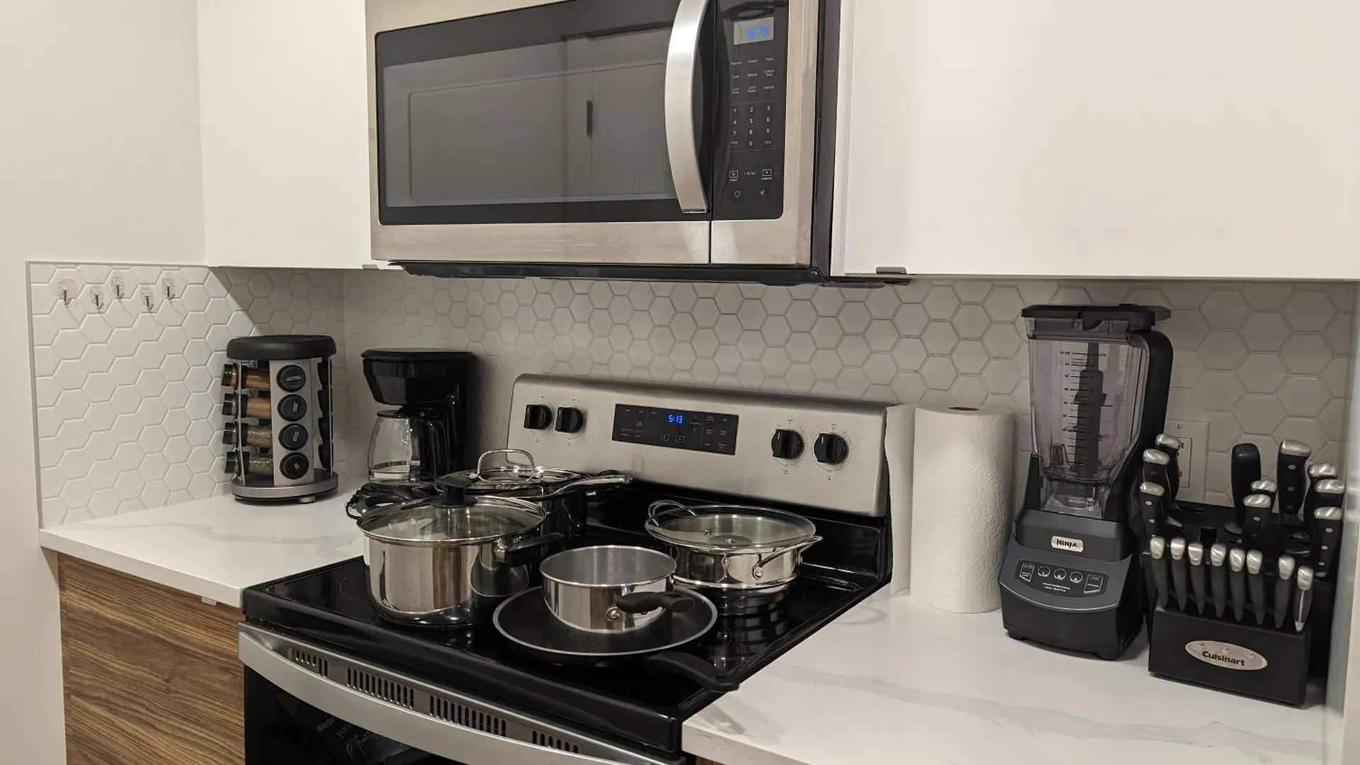 Comfy 2Br Condo In Seton, Southeast Calgary Appartement