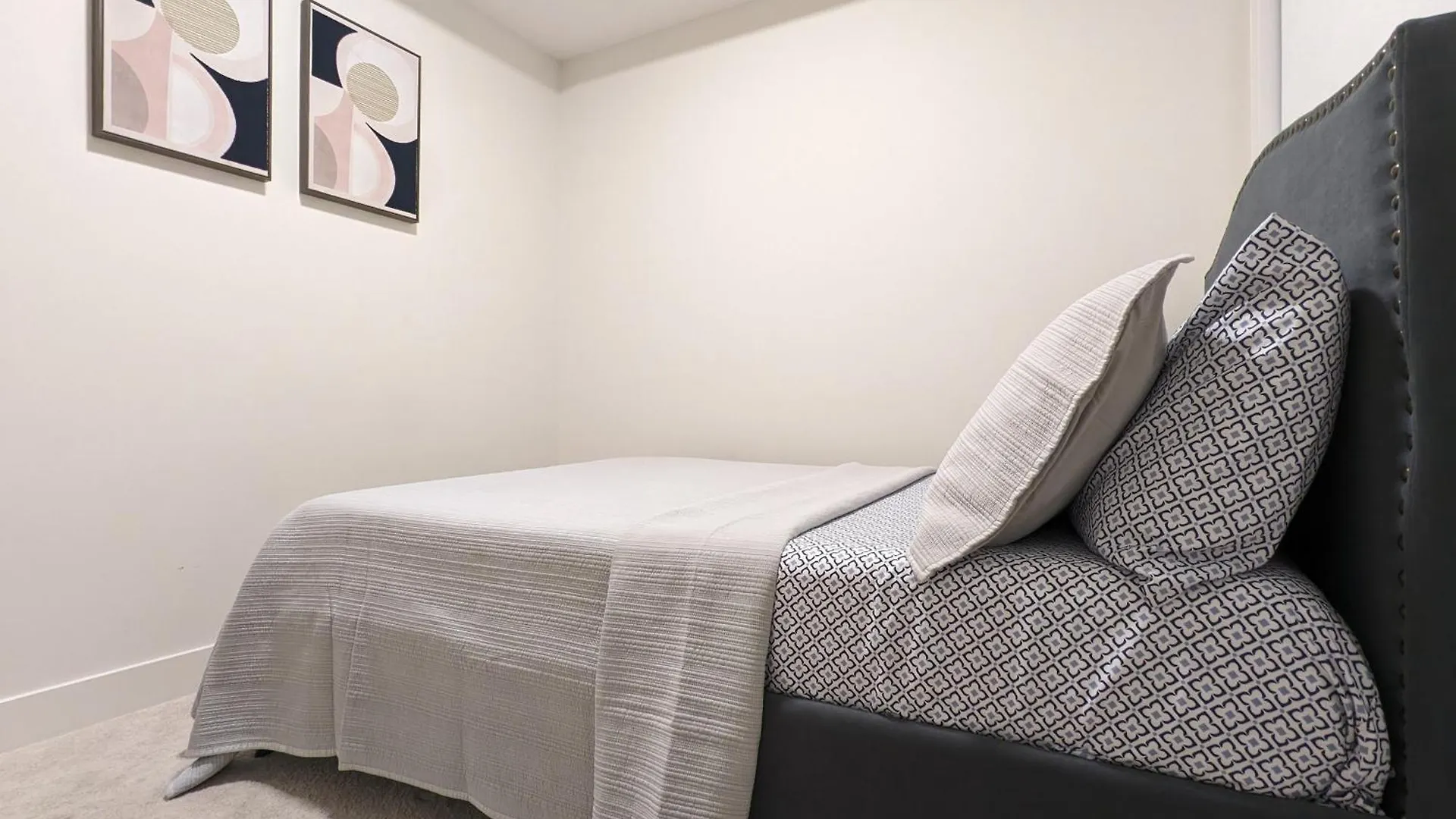 Comfy 2Br Condo In Seton, Southeast Calgary